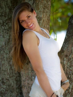 Cyndie Allemann 2