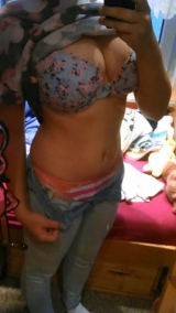 Teen with massive teen tits - nude selfies