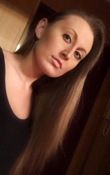 Young mum cheating affair selfies - married slut shares her