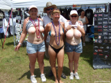 Women in group Shoot