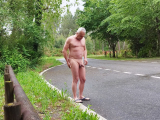 je suis nu sur la route