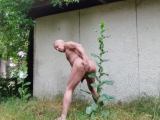 je suis nu dans la nature