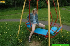Play pissing - N