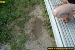 Teen pisses on a park bench - N