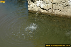 Outdoor pissing in the summer park pool - N