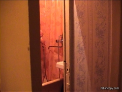 Honey, I'm taking a shower - N