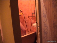 Honey, I'm taking a shower - N