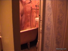 Honey, I'm taking a shower - N