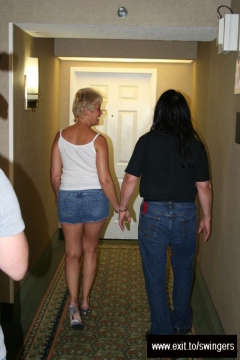 Swinger Adventure mature Mom Tracey - N