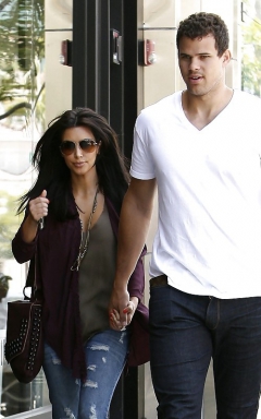 Kim Kardashian leaving Nate n Als in Beverly Hills - N