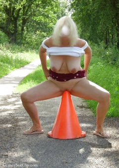 Mature and granny porn site offering you nice amateur sex - N