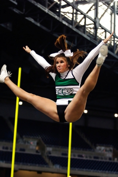 Teen cheerleaders - N