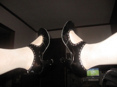 Nylon man - N