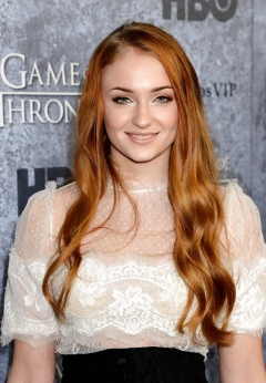 Sophie Turner - N