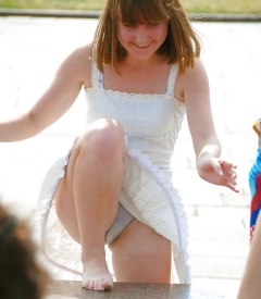 UPSKIRT - N