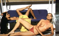 KEY - Two Girls 11 Two Girls Outdoor - N