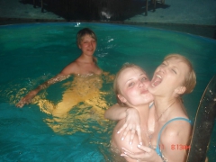 POOL BITCHES - N