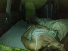 Une allemande en camping-car la main dans le sac... - N