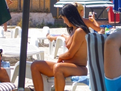 Beach babes - N