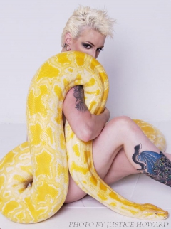 Snakey Girls - N