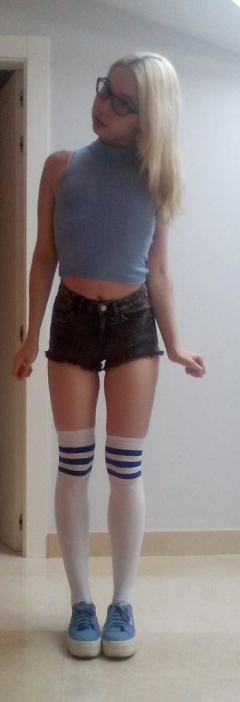 Hipster amateur blonde - kinky teen loves her selfies - N