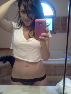 USA woman boobs pussy selfie - N