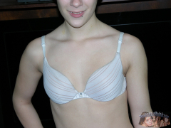 Teen Brandi - 1600x1200 Pictures - N