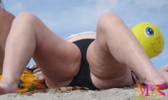 bbw granny and milf beach candid - N