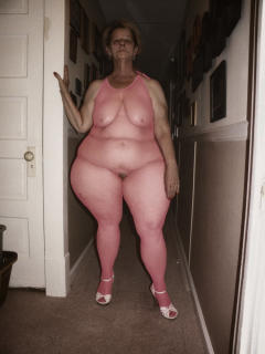 granny shows pussy - N