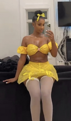 Dark-skinned beauties and sex - N