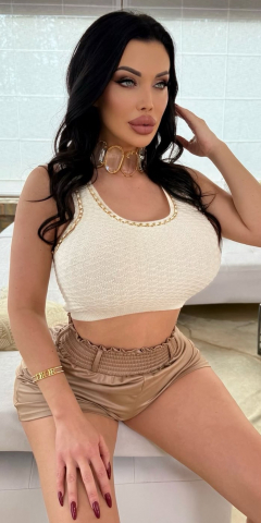 Mature and sexy - N