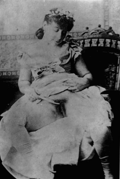 Antique pin babes 3 - N