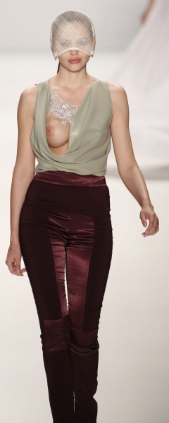 Hana Nitsche - N