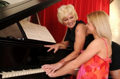 Orhidea is a music - N