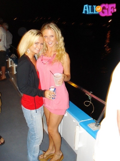 Nude blonde on free - N