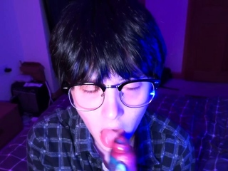 Cute blonde amateur webcam teen masturbating