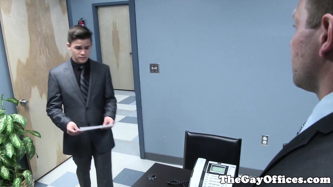 Gaysex boss spanks and fucks twink assistant