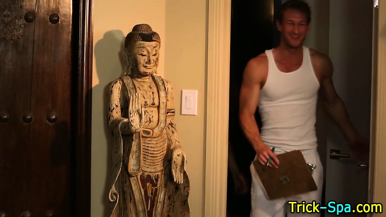 Babe tricked to undress