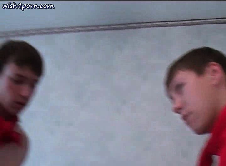 Oral satisfaction by old gay in group