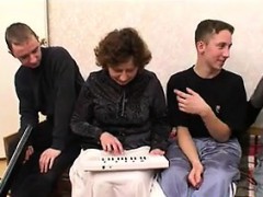 Thick Mature Mother Fucking In A Foursome