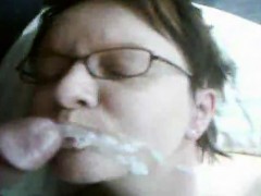 woman-wearing-eyeglasses-desires-cum-in-her-mouth