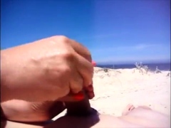 amateur-beach-handjob