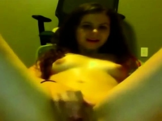 Webcam Beauty masturbation and facial