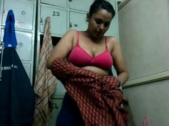 Horny Indian maid with no panties squirt