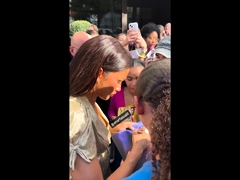 Zendaya nipple slip at a fan signing