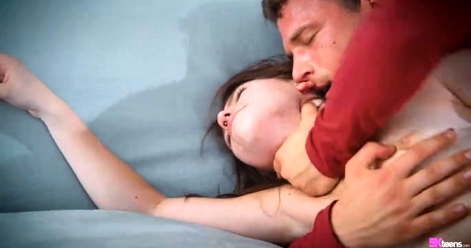 Webcam records amateur teens blowjob