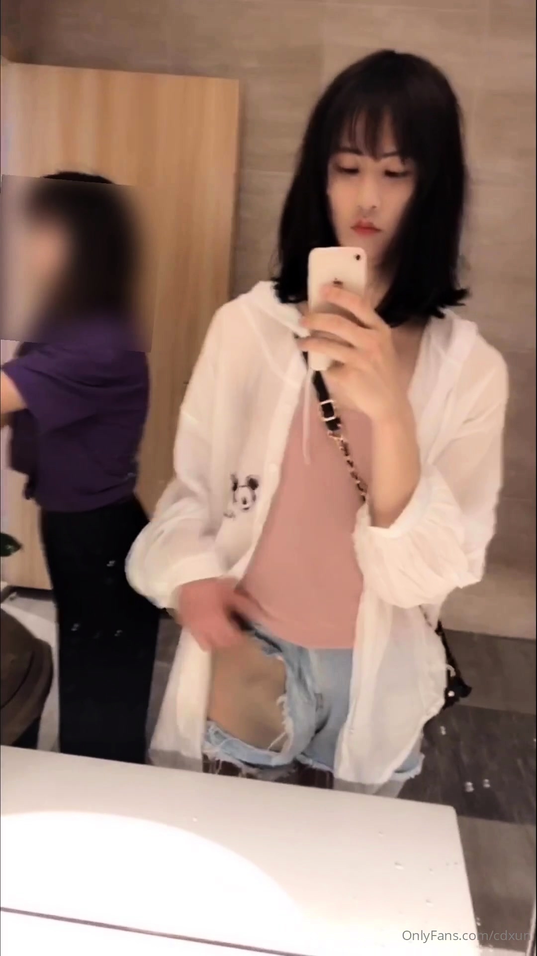 Amateur Asian shemale masturbates to orgasm