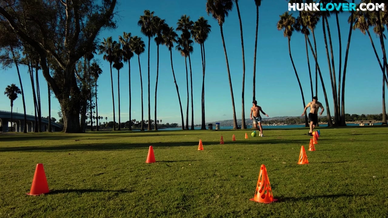 Tattooed bottom hunk barebacked by twink