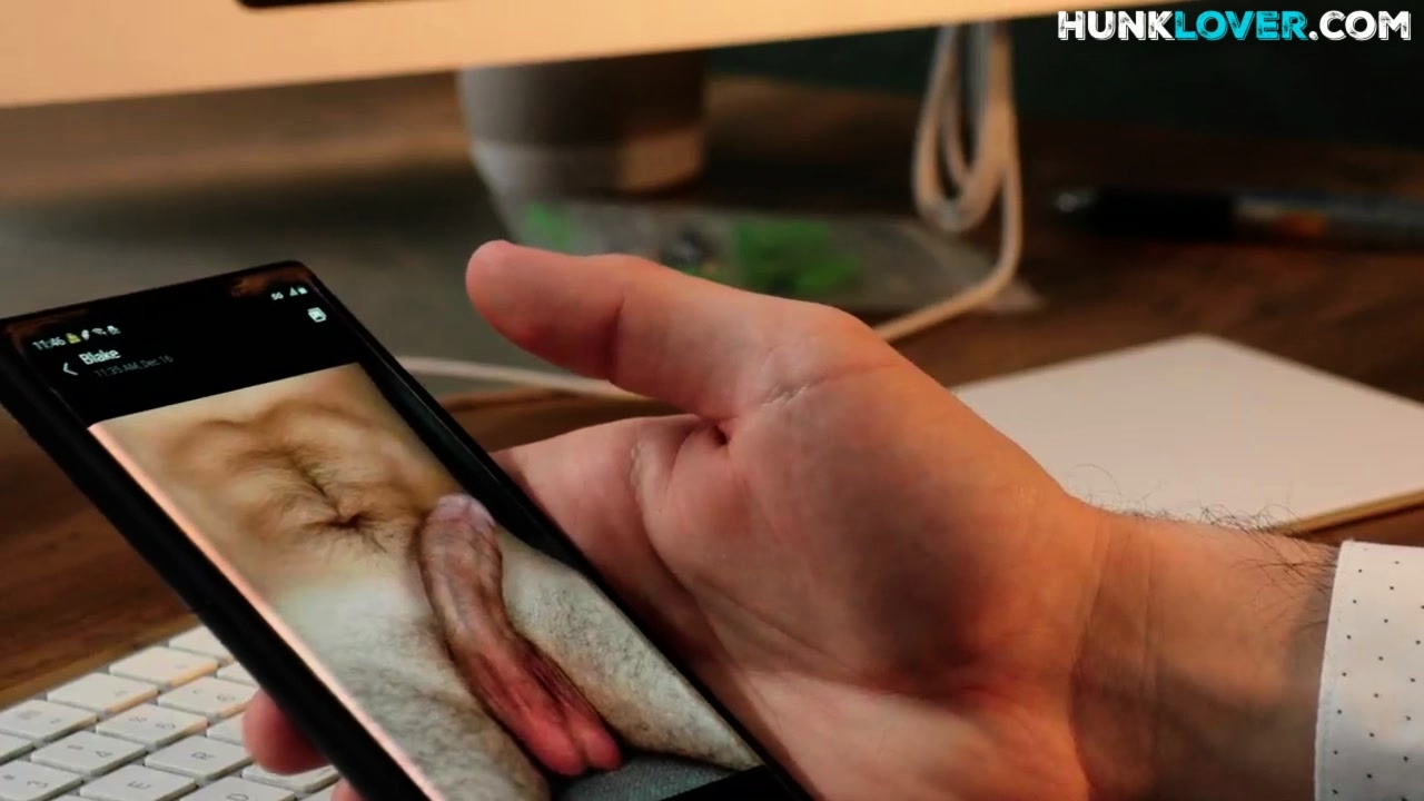 Hot hunk fucks and gets fucked in 3some