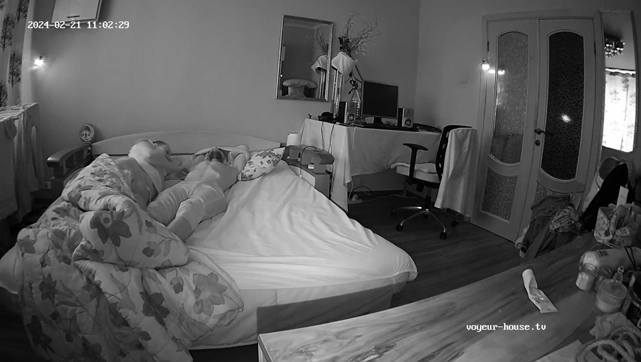 Stunning brunette hardcore on cam